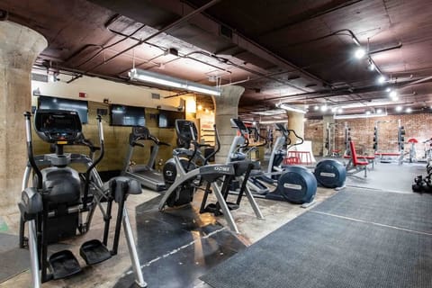 Our gym is an amenity that is offered to  our longer-term guests that stay two weeks or more.  

Our gym requires a one-time $25 pre-registration fee per person prior to arrival then is $40 per month per person.