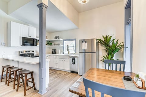 2nd-Floor Apartment Unit | Central Heating & A/C | Self Check-In