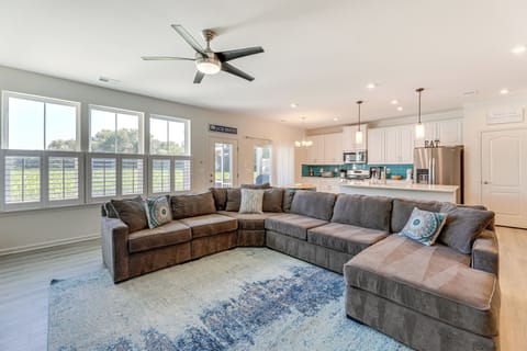 Living Room | Central A/C | Free WiFi | 1st Floor