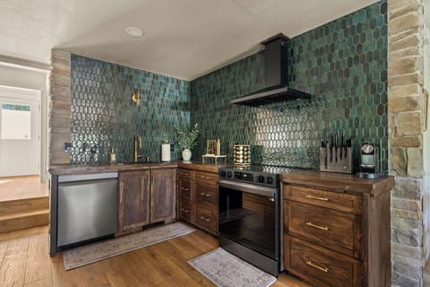 Updated, fully stocked kitchen with modern appliances