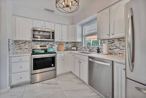 6a2ef5a1-82fc-4dc2-9eef-f84f7f787892