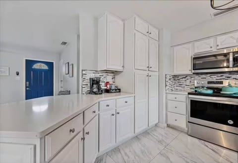 a052ebb1-061c-41ca-9455-83cbe13165f1