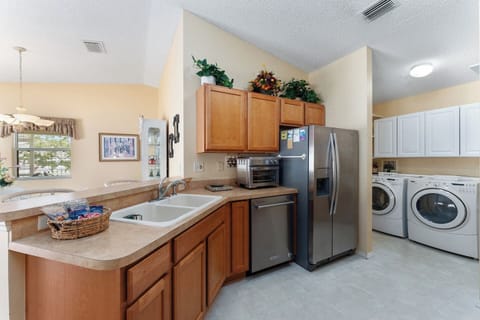 Brand new large air fryer available for you to use.