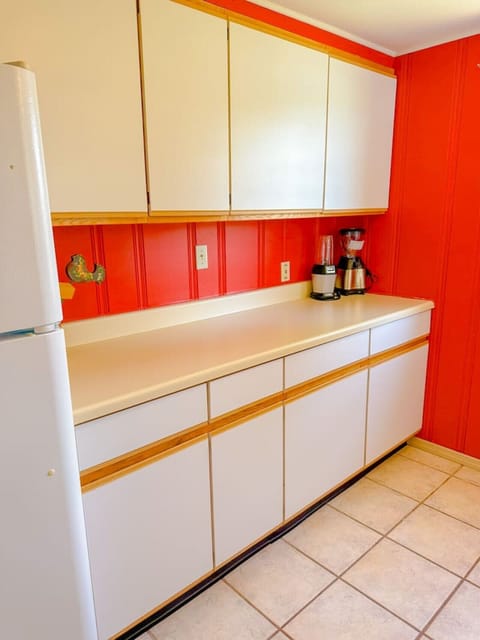 Fresh brews, lake views—your personal caffeine corner awaits.