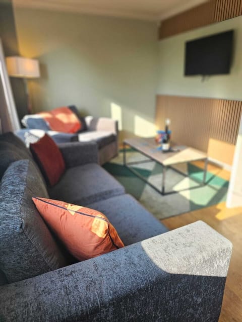 Living Room / Lounge