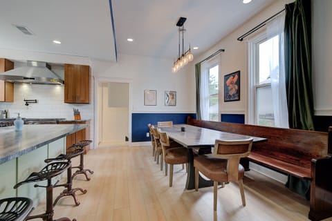 Large dining table sits 11-12 comfortably!