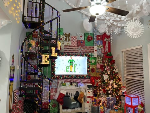 OMG!  Santa`s Coming and this Holiday Elf Themed Lake Cottage is the Perfect Place Stay!