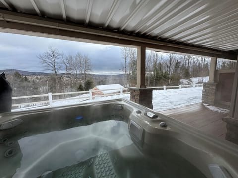 6 person hot tub with views of the Valley