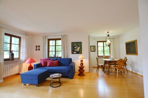 Parkblick - Holiday apartment "Parkblick": Stylish vacation with a view of the countryside! Apartment in Aschau im Chiemgau