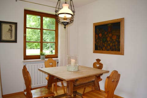 Parkblick - Holiday apartment "Parkblick": Stylish vacation with a view of the countryside! Apartment in Aschau im Chiemgau