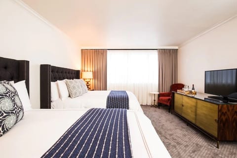 Stretch out with roomy comfort and enjoy a movie night in.