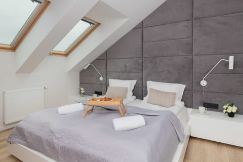 Bedroom with a comfortable double bed.