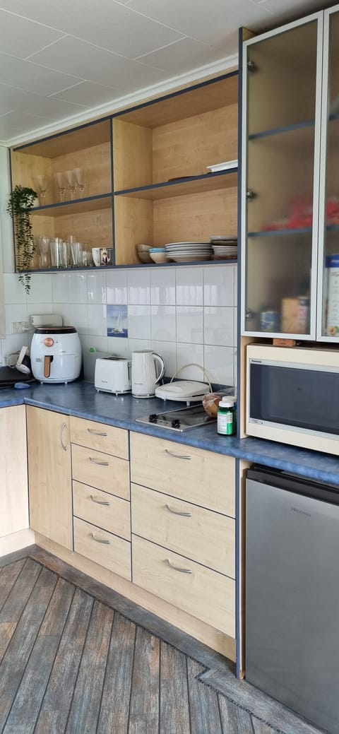 2 Seperate Units each with its own kitchen and bathroom