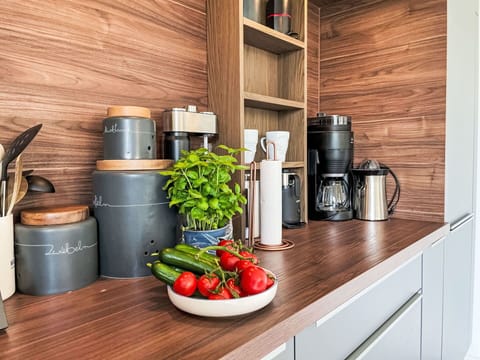 Tableware, Kitchen, Countertop, Kitchen Appliance, Furniture, Flowerpot, Food, Cabinetry, Serveware