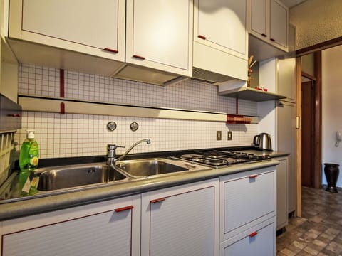 Kitchen, Major Appliance, Kitchen Sink, Interior Design, Countertop, Kitchen Appliance, Plumbing Fixture, Flooring, Room, Plumbing