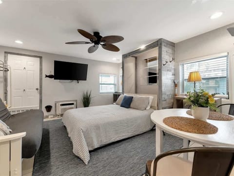 That bed, that fan, that perfect lamp! Every detail designed for your ultimate comfort