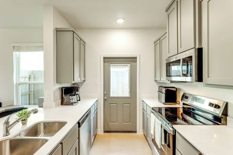 Kitchen | Drip Coffee Maker | Dishwasher | Toaster Oven