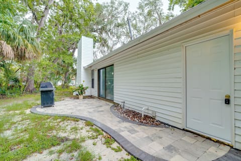 Patio | Gas Grill | Single-Story Home