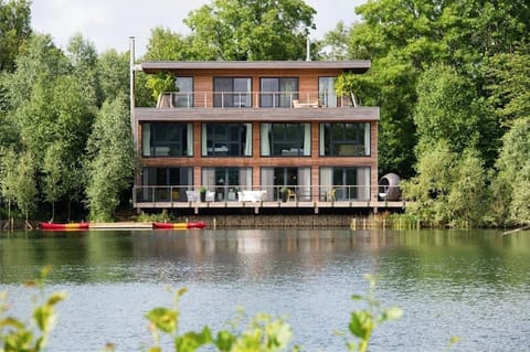 LAK-00 Lake Lodge (6529)