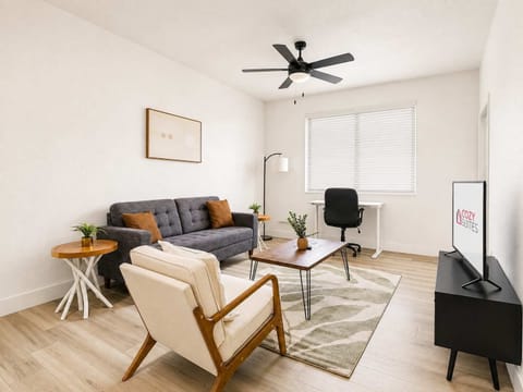 CozySuites Glendale - Westgate 1BR 1BA  w pool! 