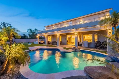 Sunset Patio / Exterior 