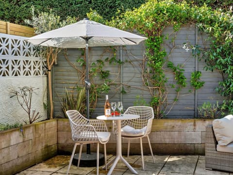 Furniture, Outdoor Furniture, Chair, Outdoor Table, Table, Flowerpot, Garden, Patio, Houseplant, Coffee Table