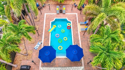 Luxury World Cup mansion with a private heated pool and massive layout. #WorldCup2026 #FortLauderdaleAirbnb #MiamiWorldCup #LasOlas #FIFA2026