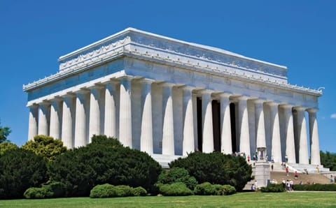 Explore iconic monuments nearby for unforgettable city moments.
