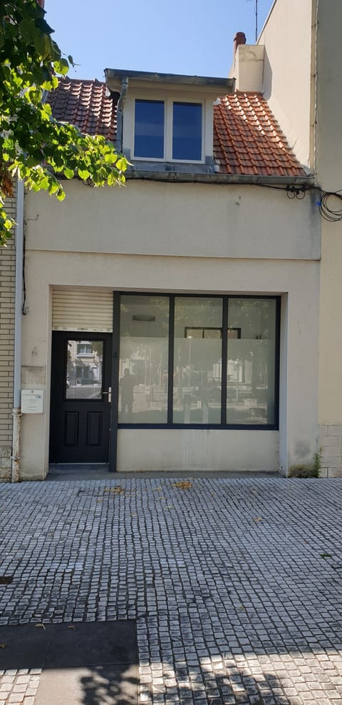 Town center house - Facade