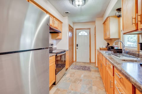 Kitchen | Keurig | Toaster | Blender | Main Level