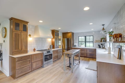 Kitchen | 1st Floor | Keurig Coffee Maker | Cooking Basics