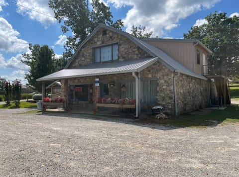 db1eec25-4c42-4a4f-bbaa-cc141b405e9e