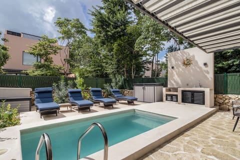 backyard oasis 