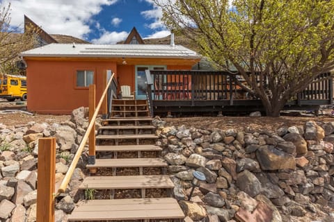 Welcome to Casita Chipeta
•Park and Walk to Downtown/River/Trails
