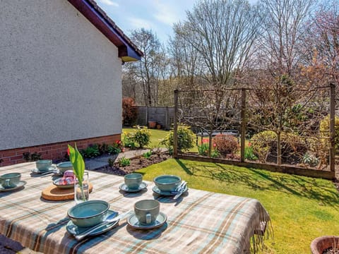 Sitting-out-area | Tummel Bank, Pitlochry