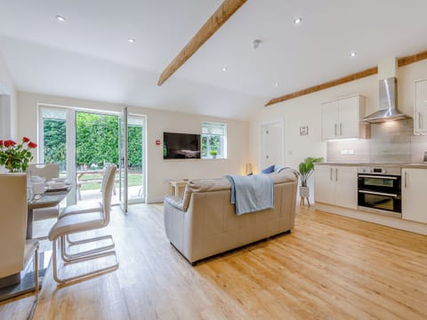 Open plan living space | Maplewood - The Victorian Barn, Blandford Forum