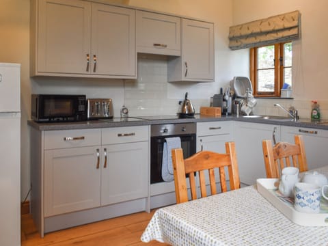 Kitchen/diner | Rose - Tregolls Farm Cottages, St Breock
