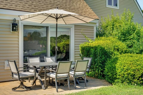 Deck | Gas Grill | Views