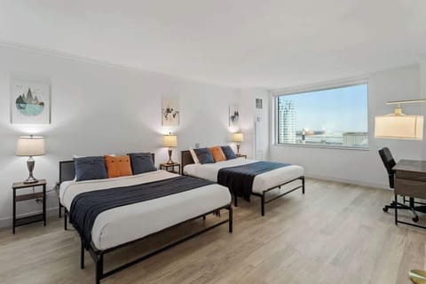 Stylish CozySuites Condo at Showboat #19