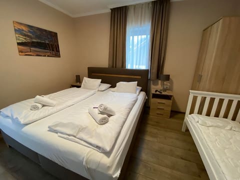 Apartment/apartment, shower, WC, mountain side - Nockalm Cottage Apartment in Carinthia, Austria