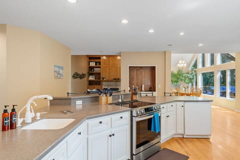Open kitchen