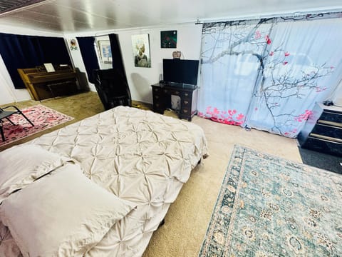 Queen bed