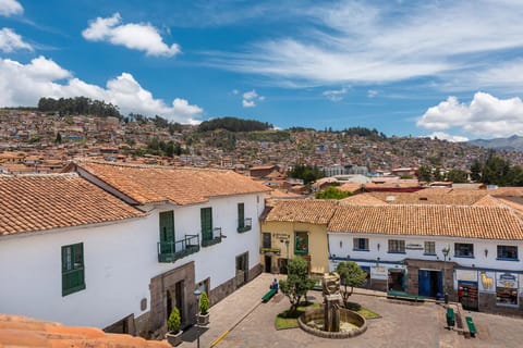 Explore the lively square and return to peaceful comfort.