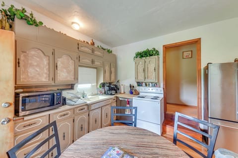 Kitchen | Keurig/Drip Coffee Maker | Air Fryer | Cooking Basics