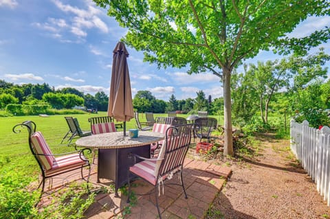 Kingston Vacation Rental | 2BR | 1BA | 1,100 Sq Ft | 2 Steps Required