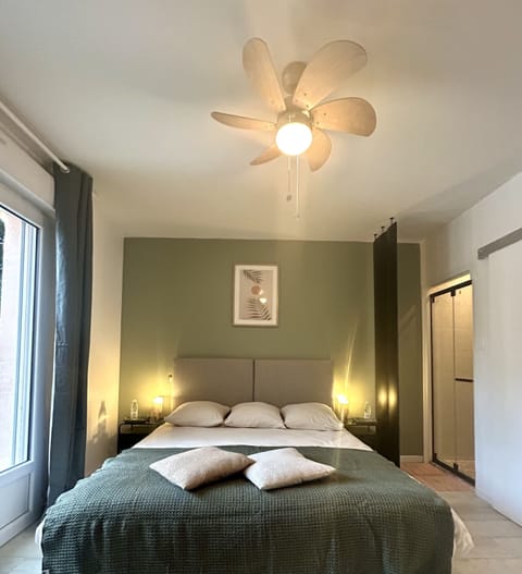  Olivier room 180cm bed