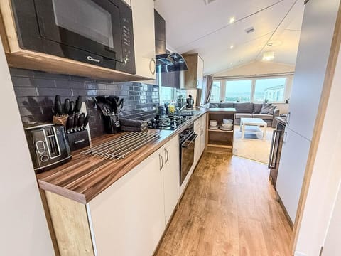 Reminisce on your Essex beach holidays over some food or drinks.