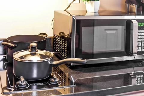 Whip up your favorite meals with ease! With a stovetop, microwave, and cookware ready to go, you have everything you need for a home-cooked meal or a quick bite between exploring Alexandria’s best spots!