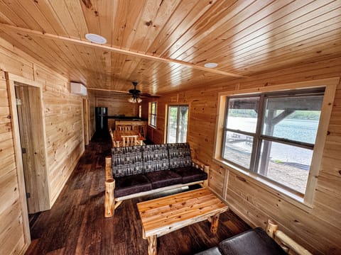 Living Room/Dining (1)