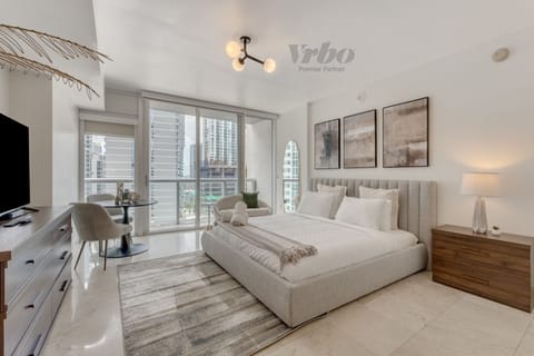 Bright and spacious master suit with stunning views.